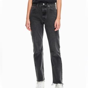 NWT Levi's 501 Original Jeans in Black Stonewash. Size 27x32